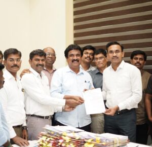 தமிழ்நாடு அரசு டாக்டர்கள் சங்க (TNGDA ) நிர்வாகிகள் மாண்புமிகு மருத்துவம் மற்றும் மக்கள் நல்வாழ்வு துறை அமைச்சர் அவர்களை சந்தித்தனர்